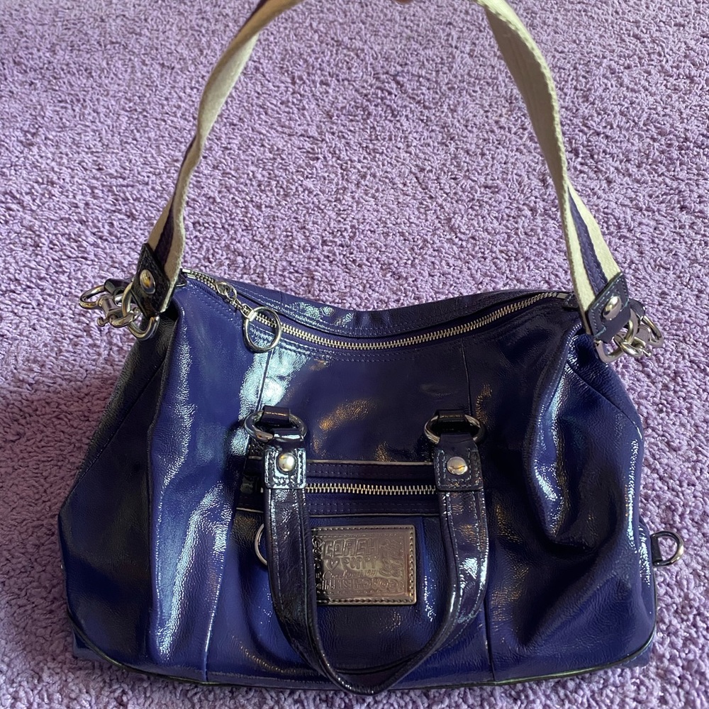Coach purse with detachable strap